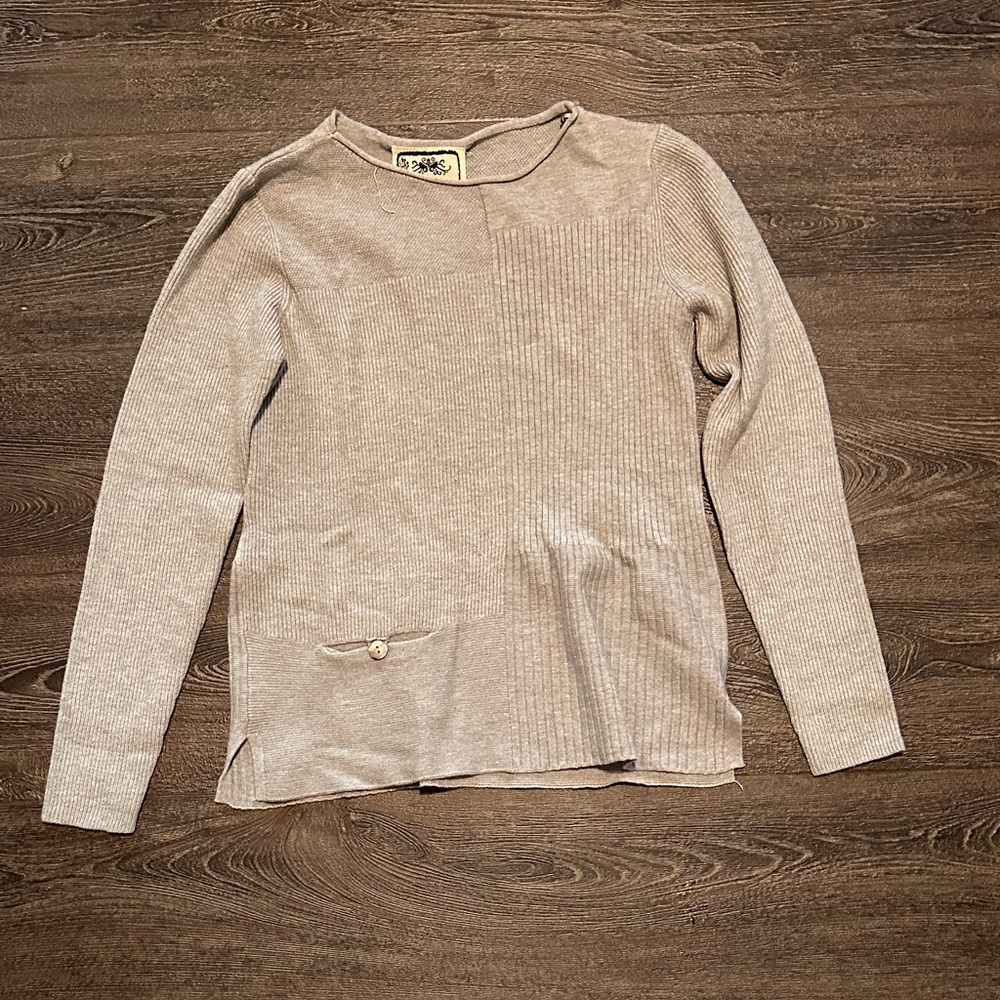 Elegant Women's Beige Sweater with Pocket Detail